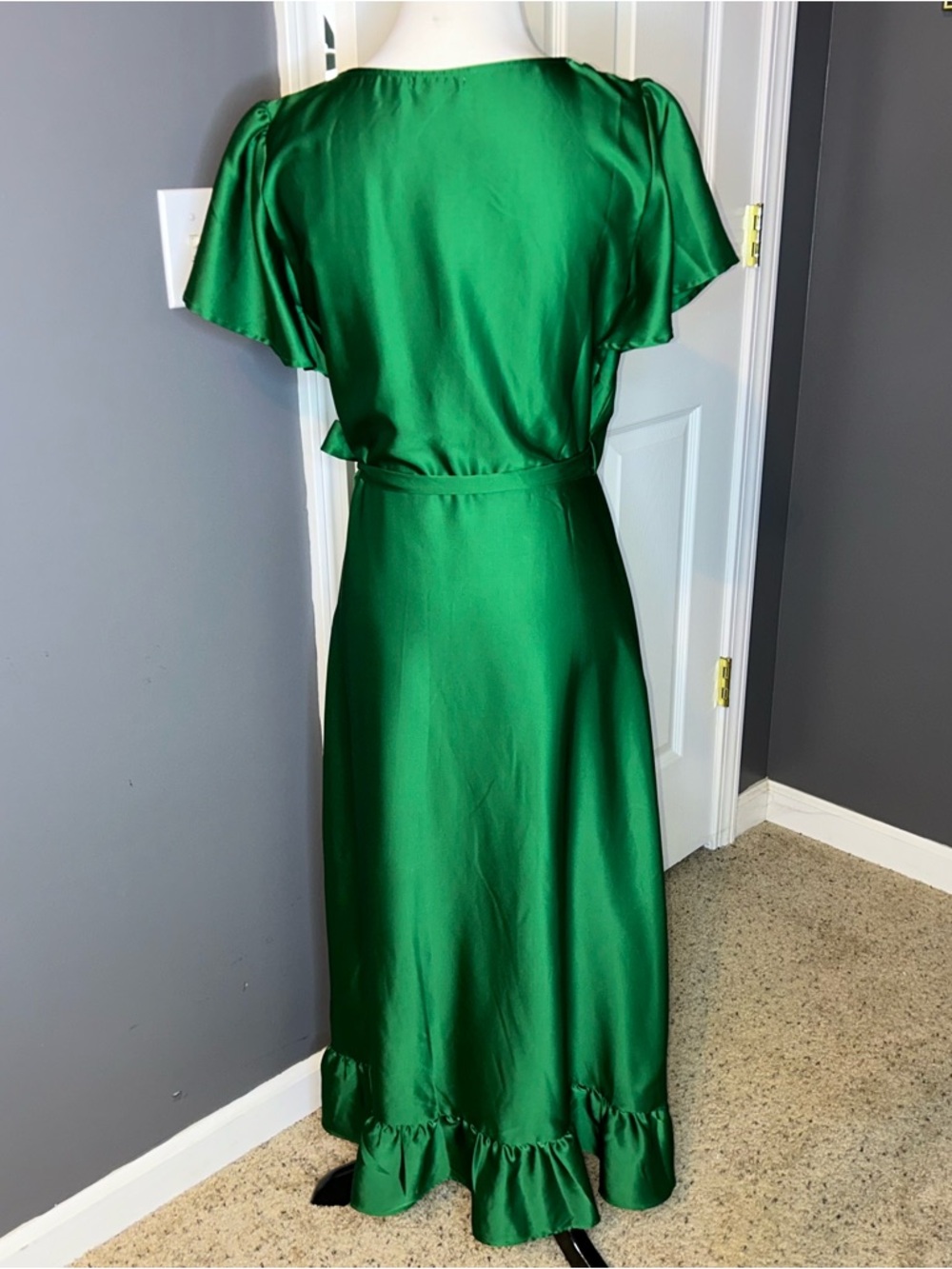 Mi Ami Kelly Emerald Green Satin Wrap Flutter Sleeve Midi Dress Size Medium - Picture 2 of 5